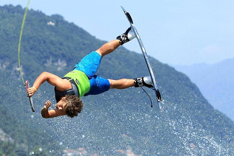 La Terrazza Sul Lago Lezzeno Bagian luar foto